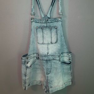 Overall shorts